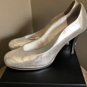Tahari Heels